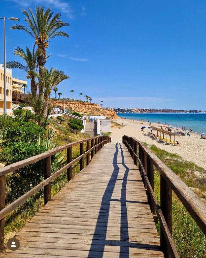 Excelente vivienda a estrenar en Mil Palmeras, 325.000.-€. - Featured Image